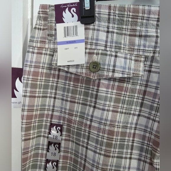 Gloria Vanderbilt "Stacey" Shorts, Lush Green Plaid, Size 18 - Picture 4 of 8